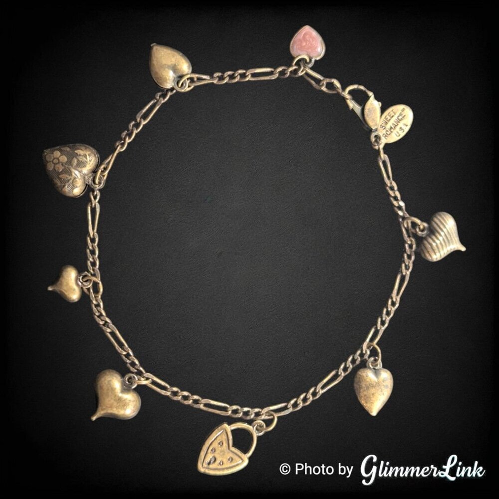 Sweet Romance Heart Charm Bracelet Antique Style Brass Tone Dangle Hearts 8"